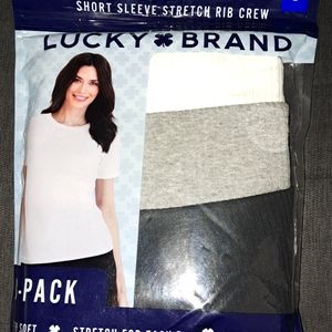 Lucky brand t-shirts size large 3 pack.
